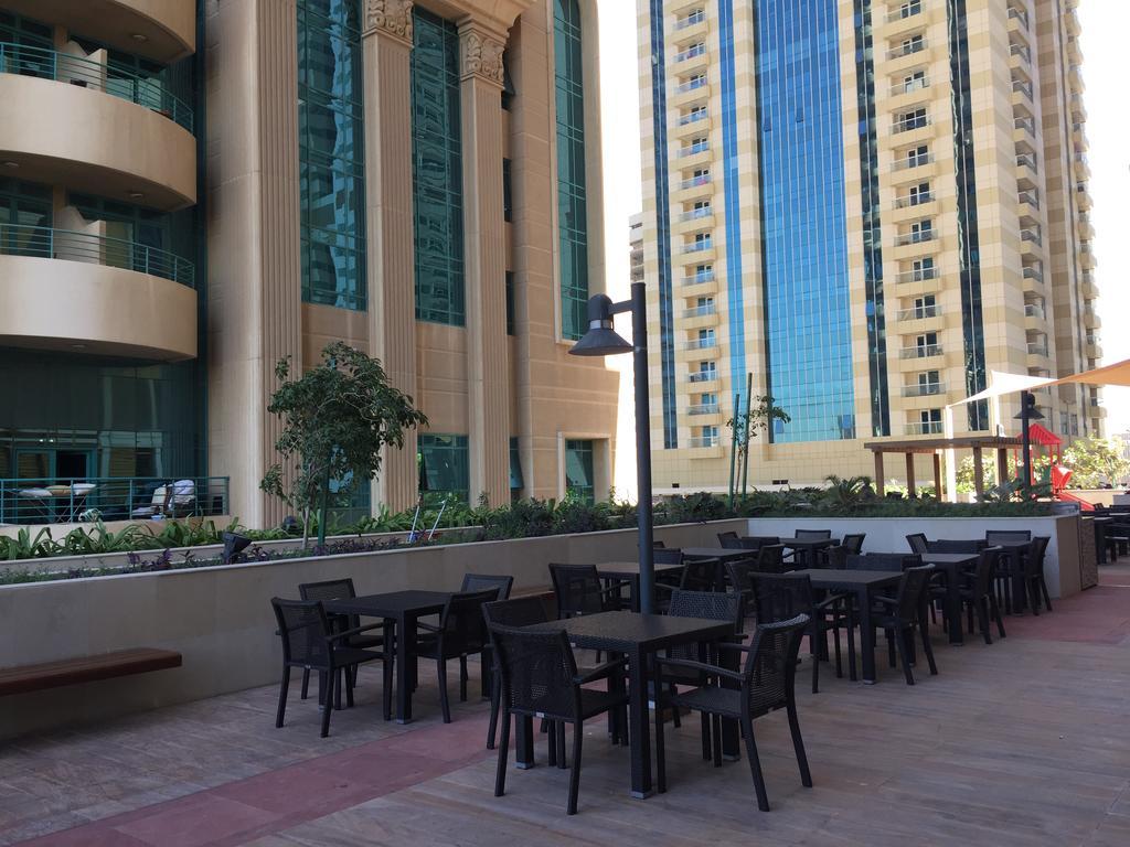 Espace Holiday Homes - Elite Residency Dubai Bagian luar foto